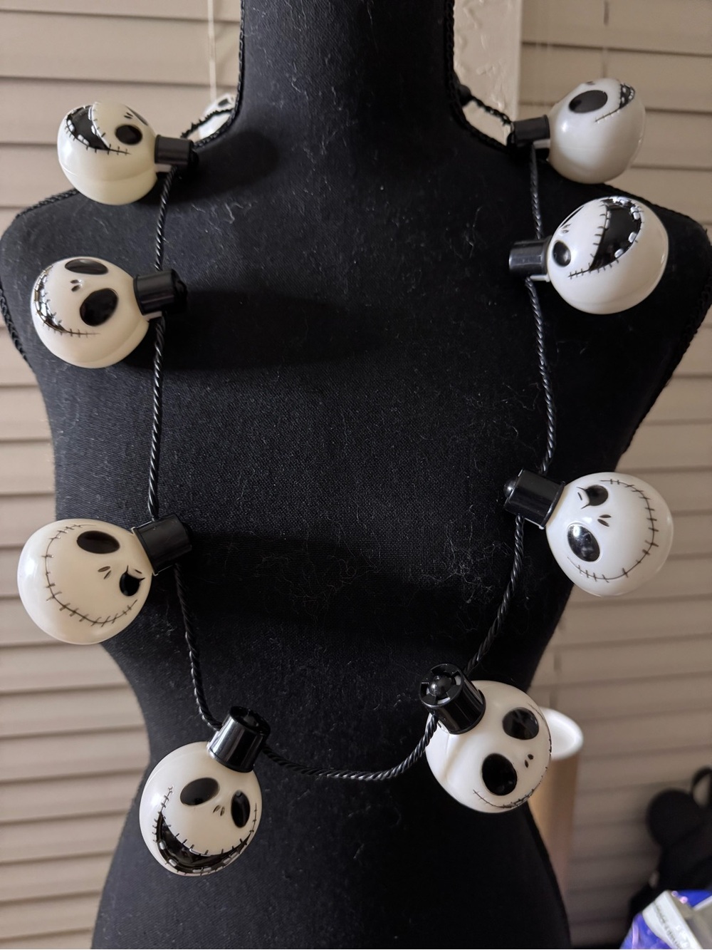 DISNEY THE NIGHTMARE BEFORE CHRISTMAS JACK SKELLINGTON LED LIGHT-UP NECKLACE